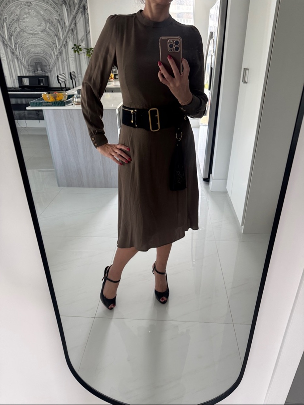 Lusio Brown Midi Dress Elegant Minimalist Long Sleeve Belted Look